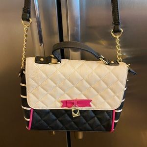 Betsey Johnson purse handbag pink and black
